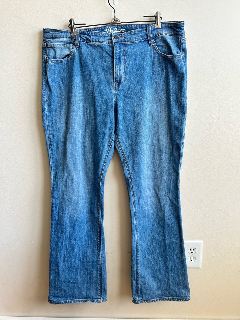 Old Navy Women’s The Dreamer Bootcut Medium Wash Jeans 16